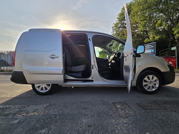Used Peugeot Partner 2018 for sale - 76370077: Photo