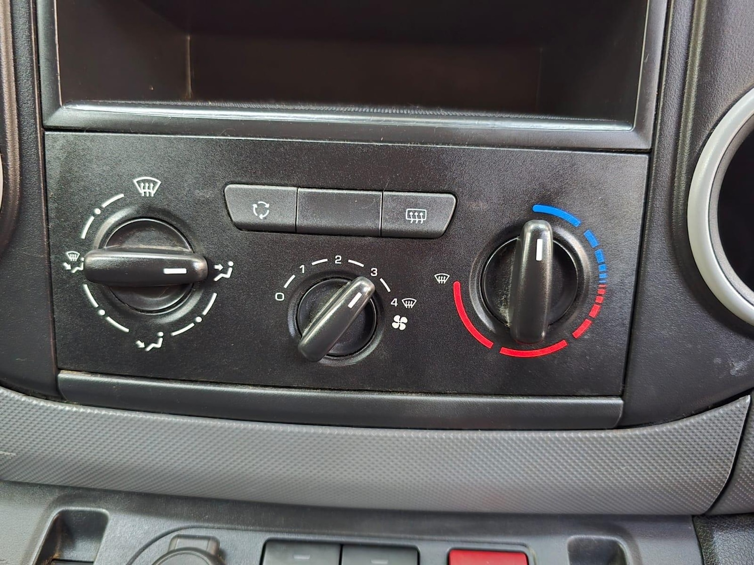 Used Peugeot Partner 2018 for sale - 76370077: Photo 34