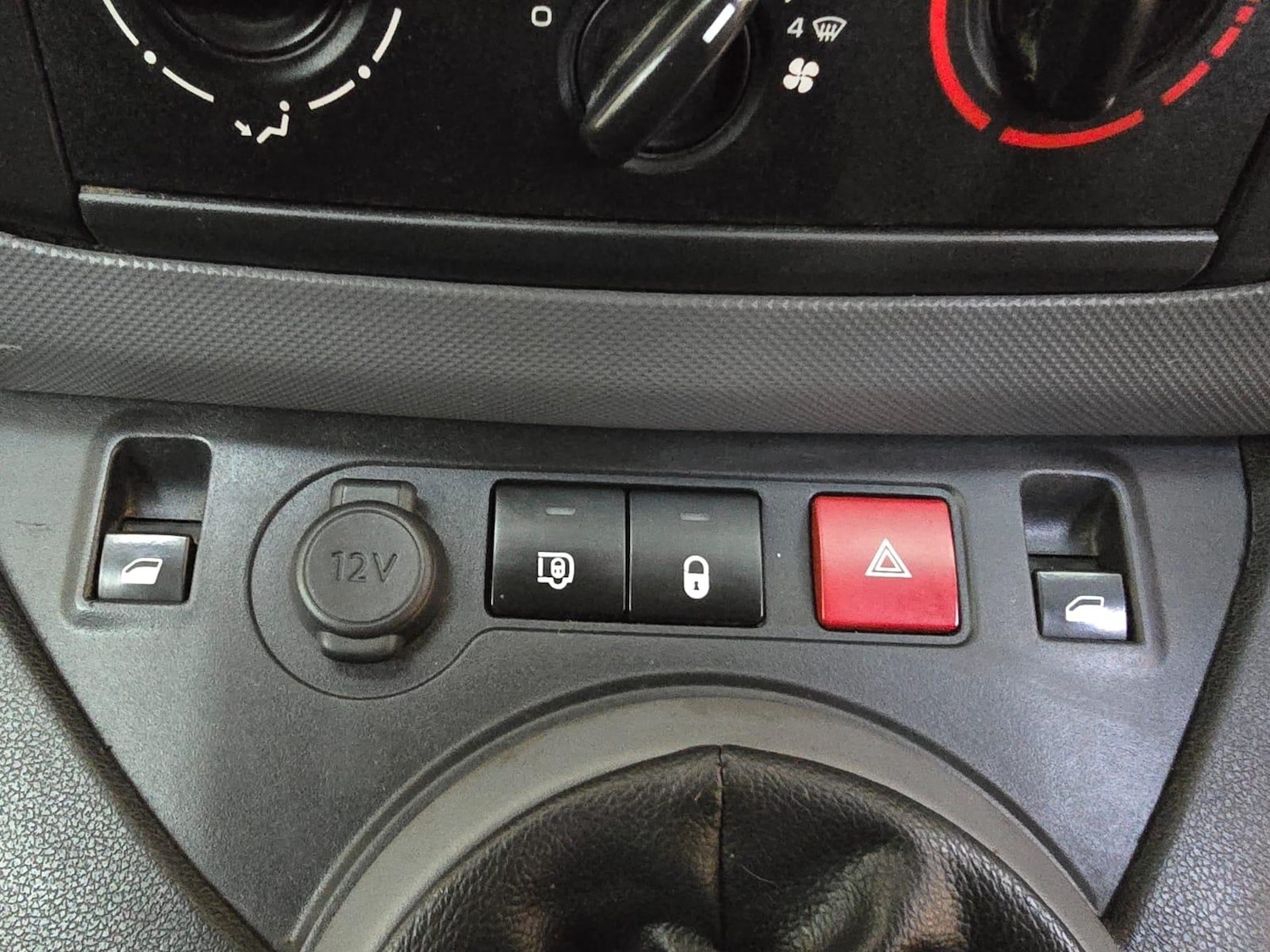Used Peugeot Partner 2018 for sale - 76370077: Photo 35