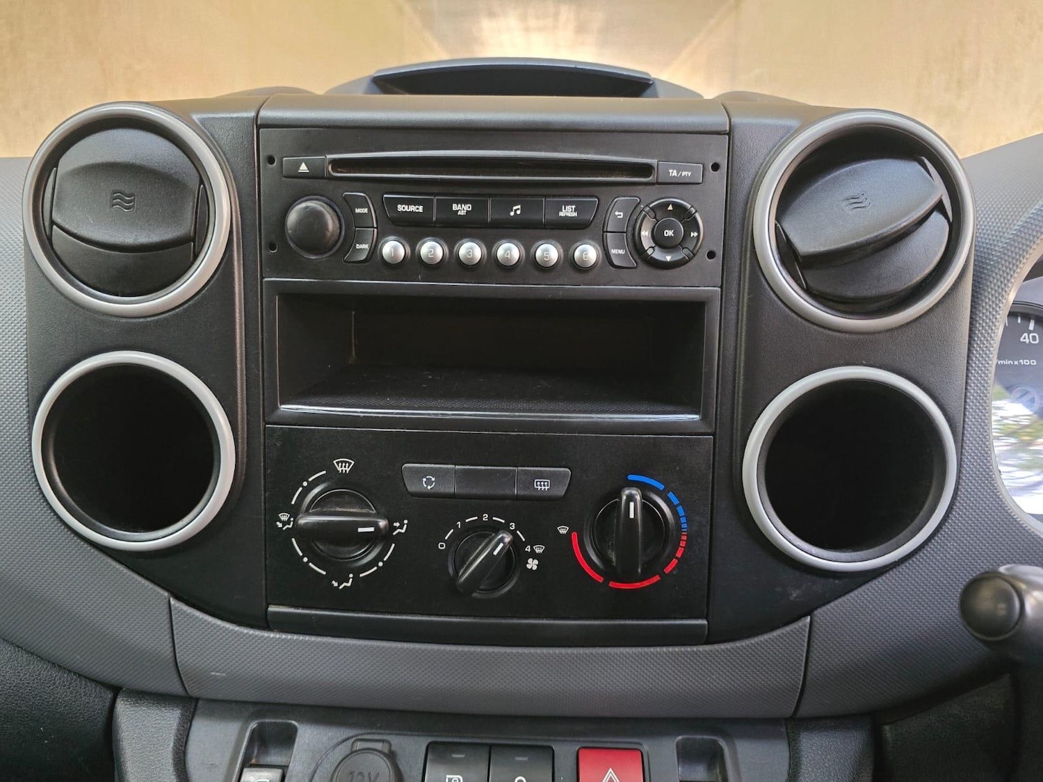 Used Peugeot Partner 2018 for sale - 76370077: Photo 43