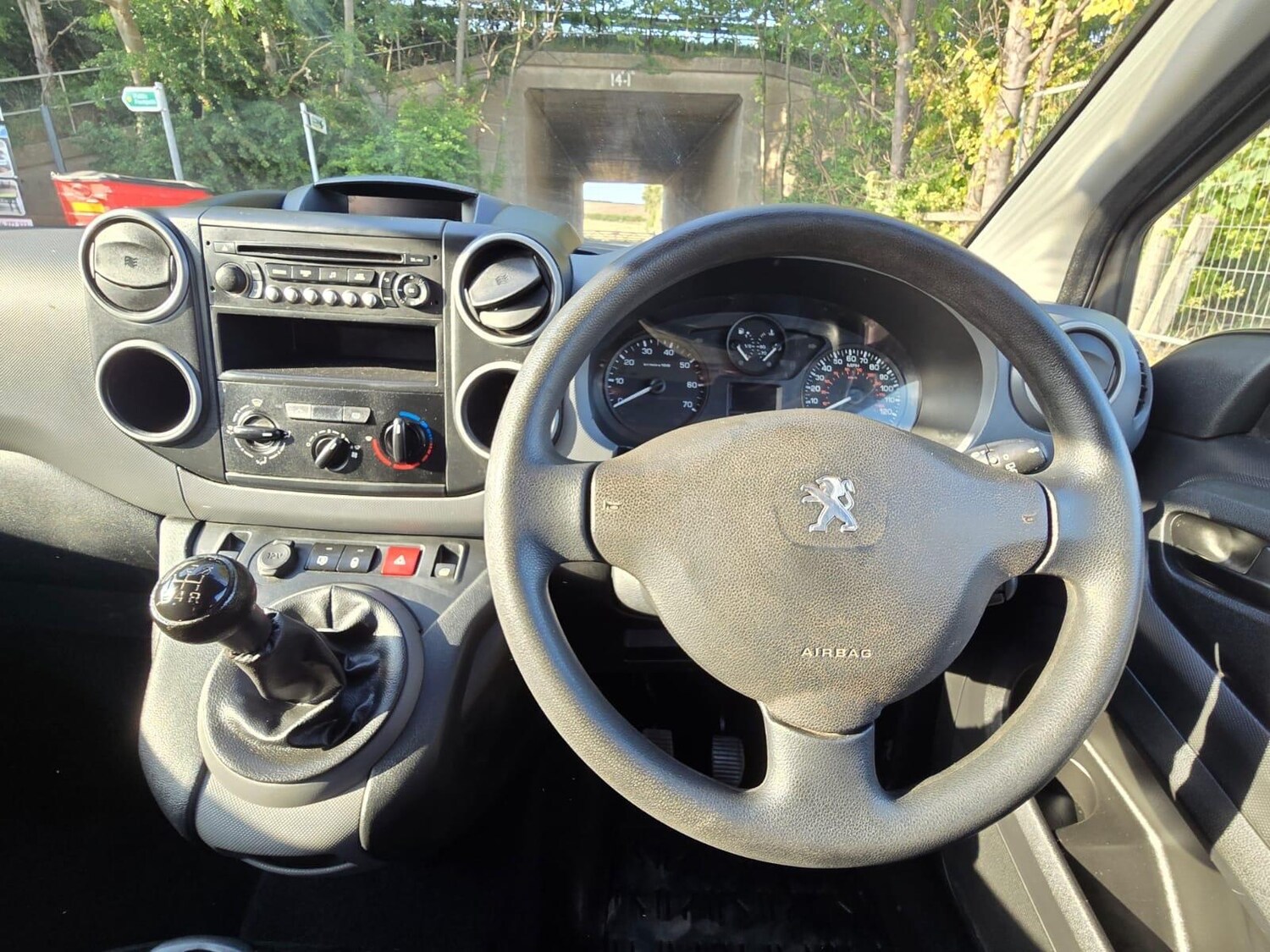 Used Peugeot Partner 2018 for sale - 76370077: Photo 46