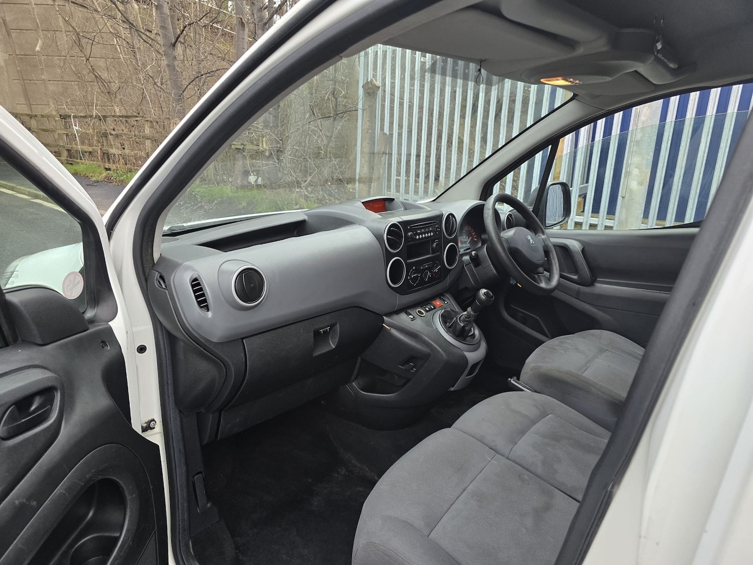 Used Peugeot Partner 2015 for sale - 77350462: Photo 11