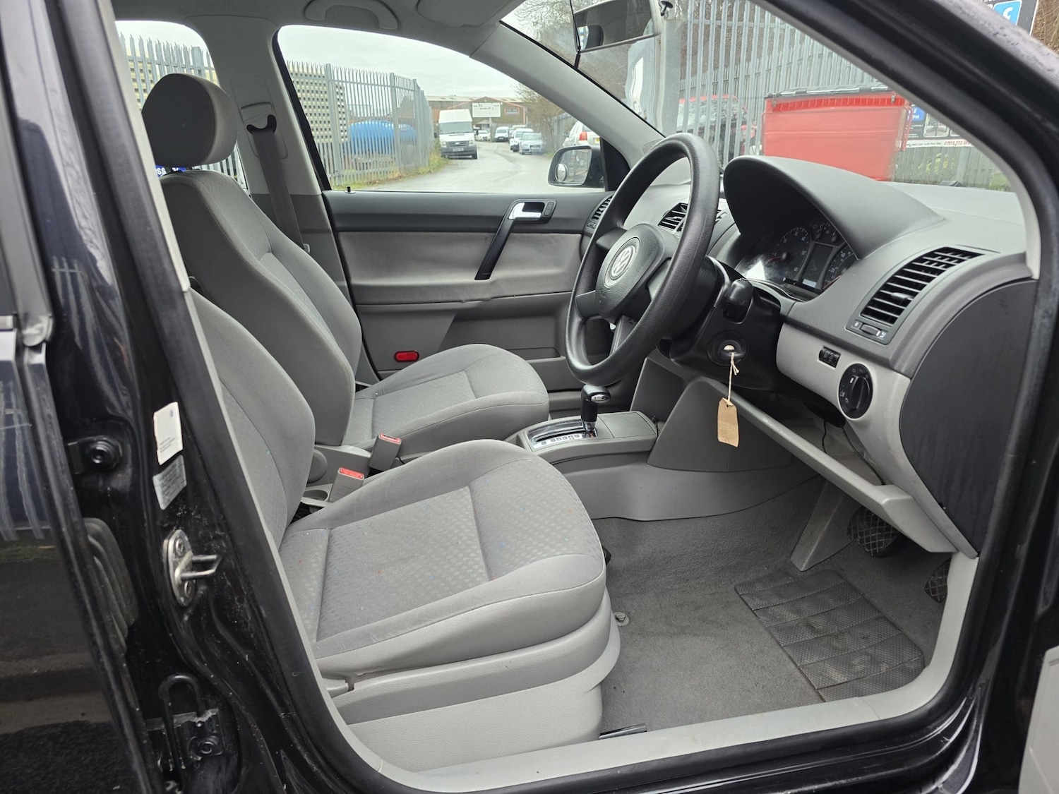 Used Volkswagen Polo 2004 for sale - 77218329: Photo 33