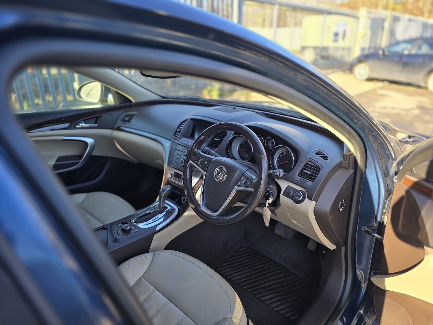 Used Vauxhall Insignia 2011 for sale - 77350457: Photo 13