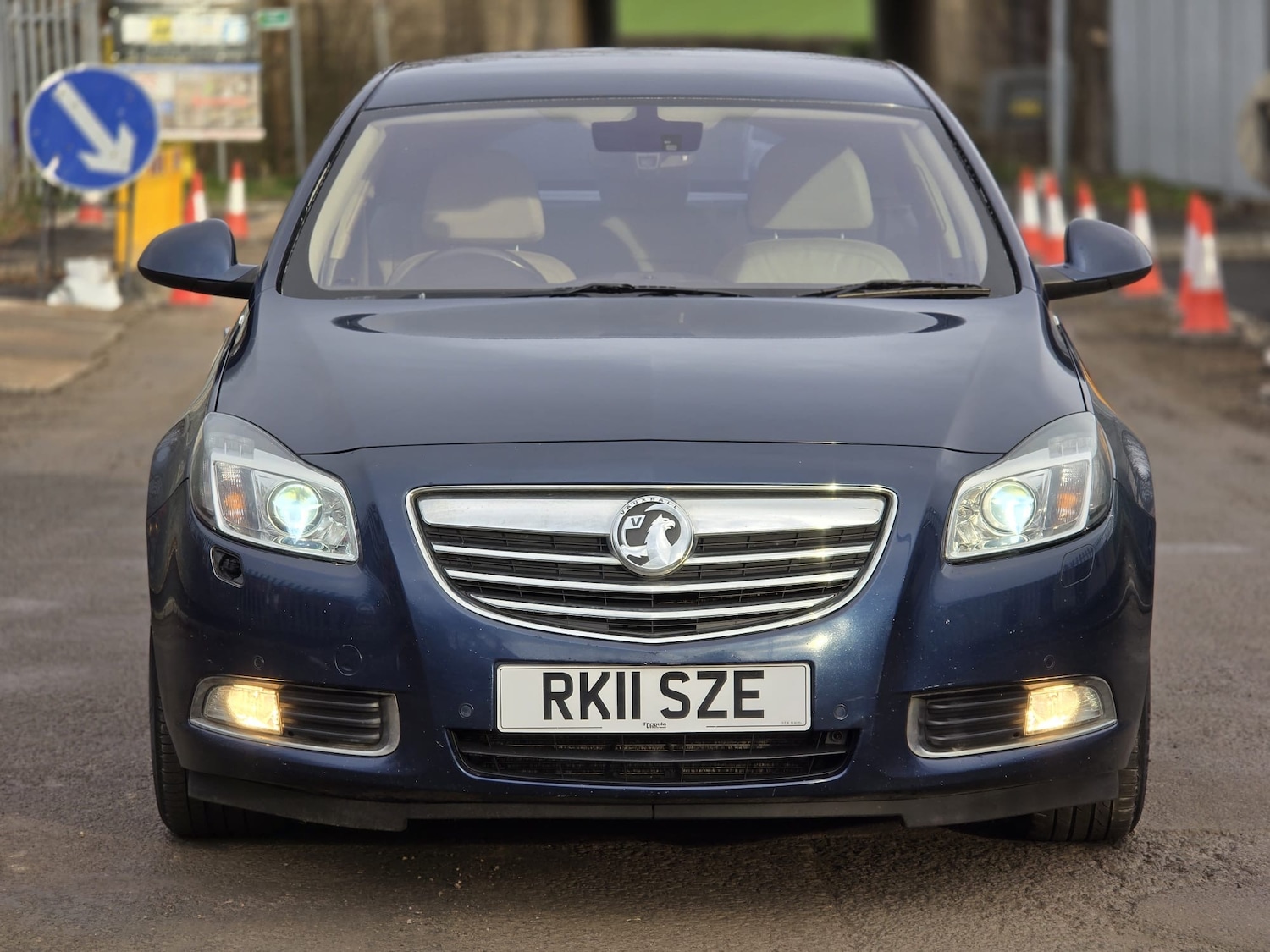 Used Vauxhall Insignia 2011 for sale - 77350457: Photo 2