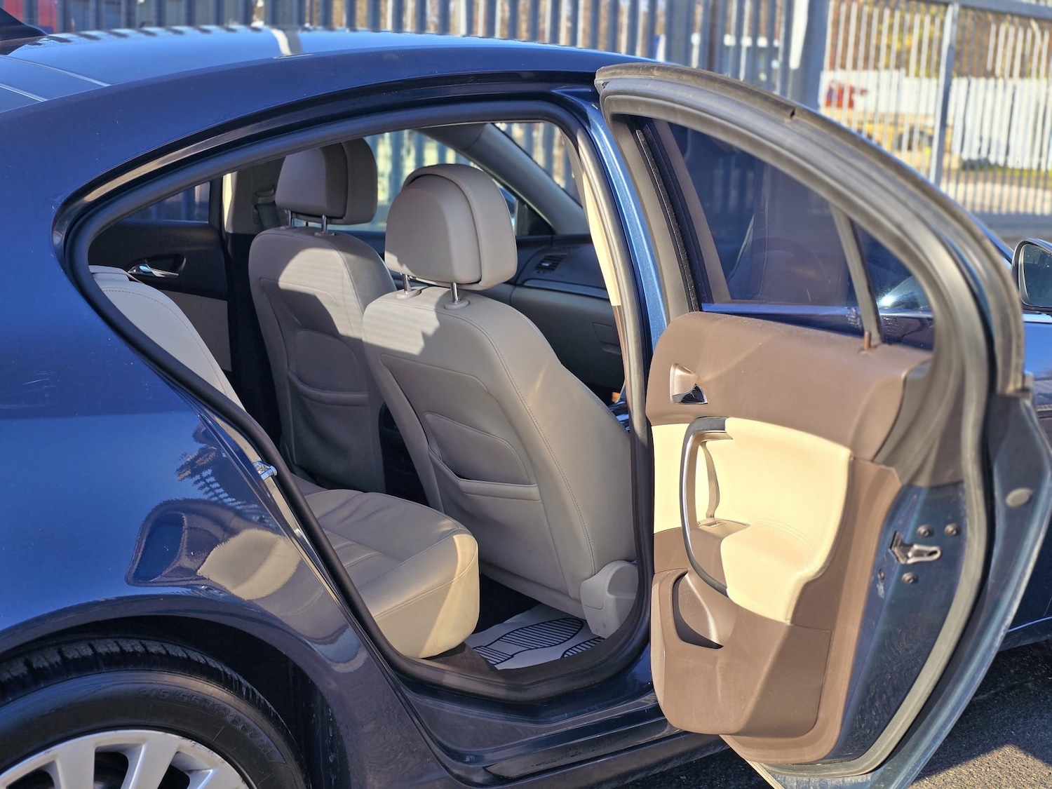 Used Vauxhall Insignia 2011 for sale - 77350457: Photo 23