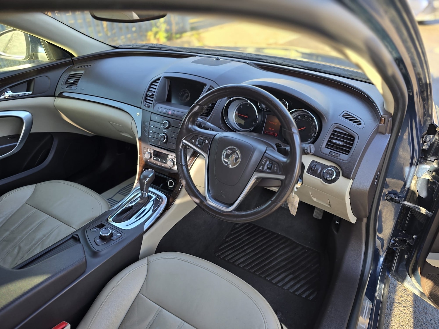 Used Vauxhall Insignia 2011 for sale - 77350457: Photo 27