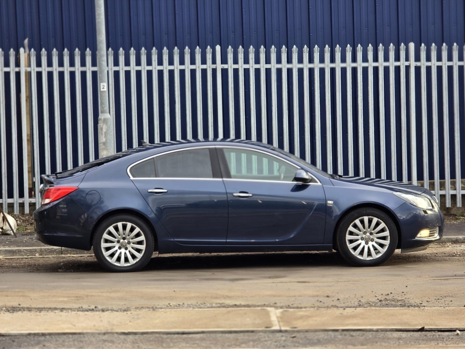 Used Vauxhall Insignia 2011 for sale - 77350457: Photo 4