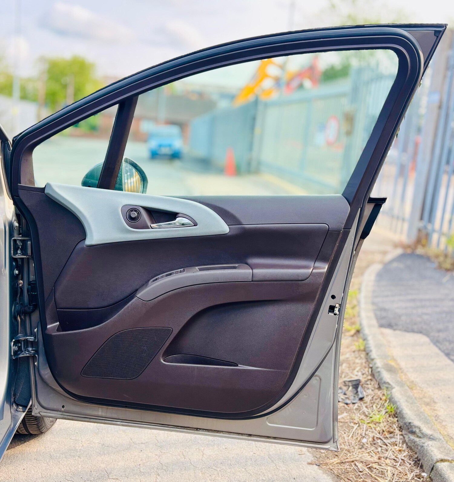 Used Vauxhall Meriva 2011 for sale - 78187364: Photo 31