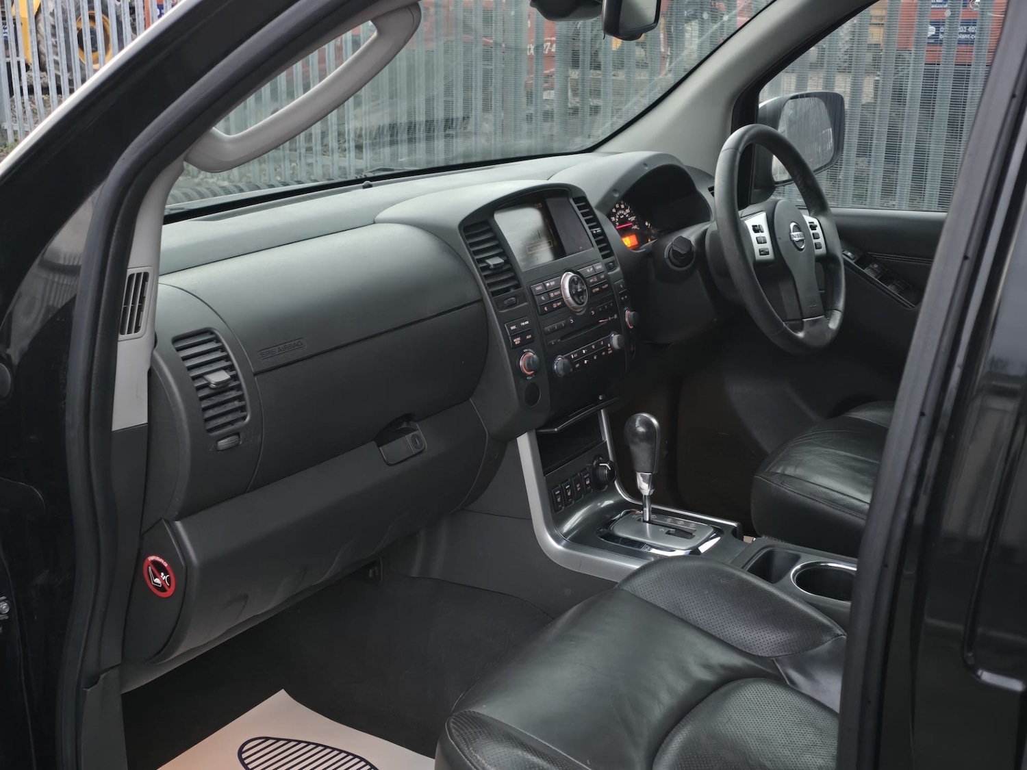 Used Nissan Navara 2011 for sale - 77124341: Photo 12