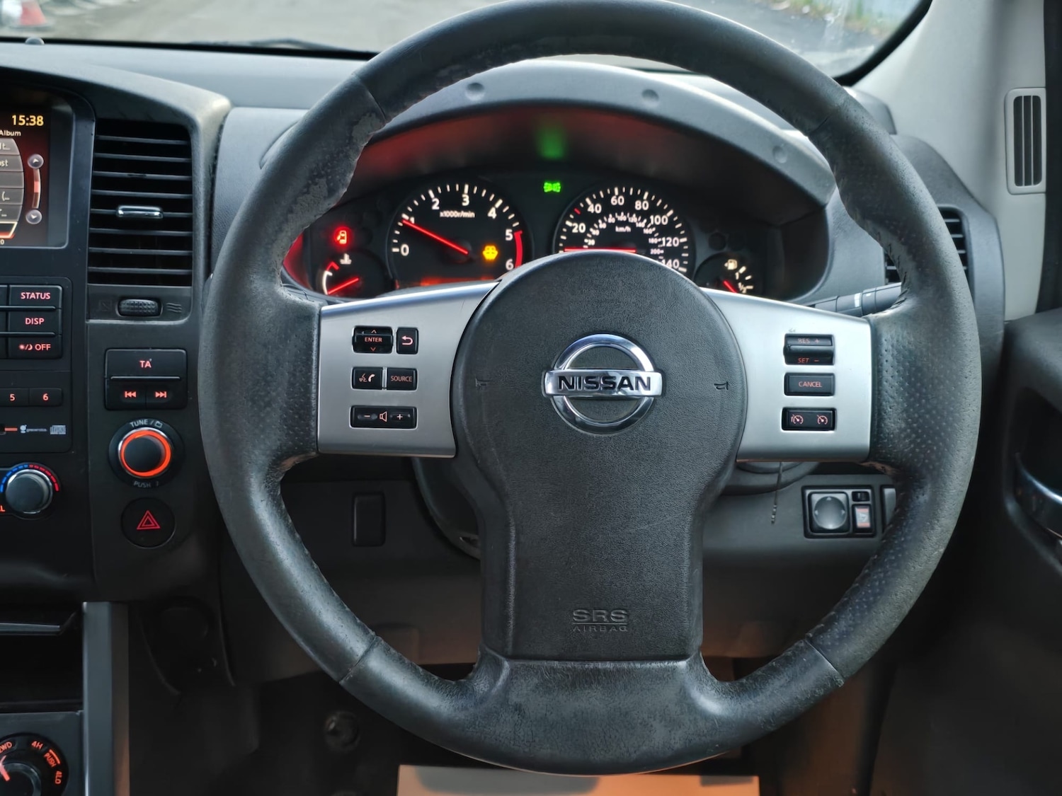 Used Nissan Navara 2011 for sale - 77124341: Photo 24