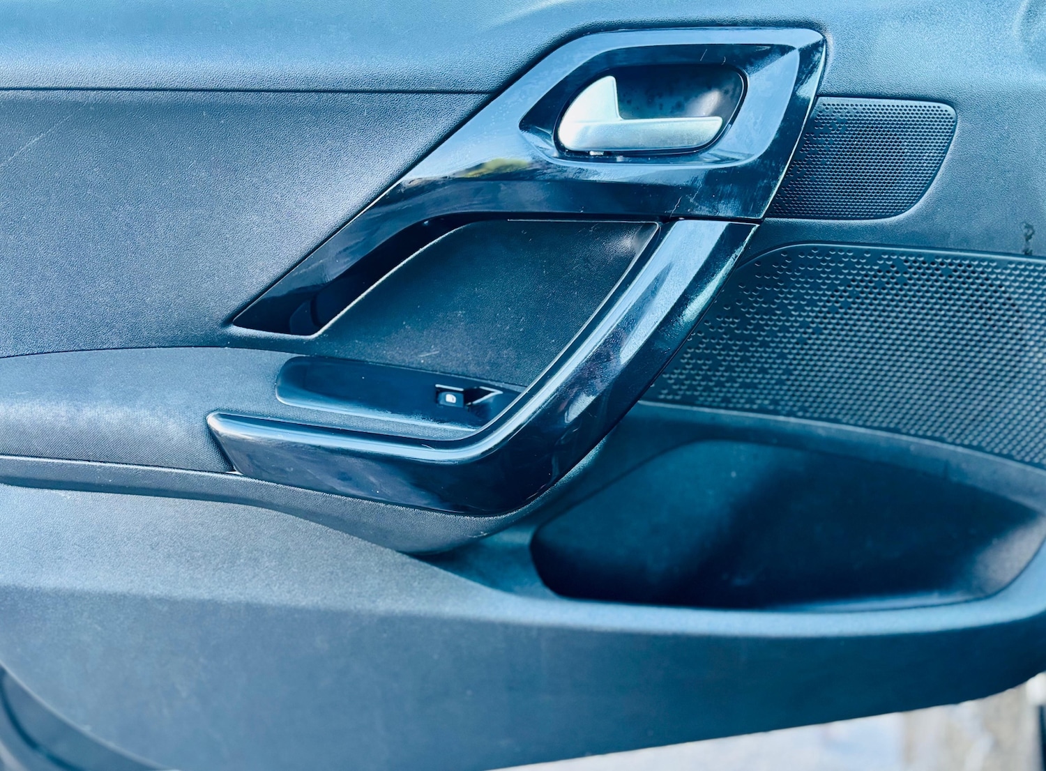 Used Peugeot 208 2014 for sale - 77125029: Photo 29