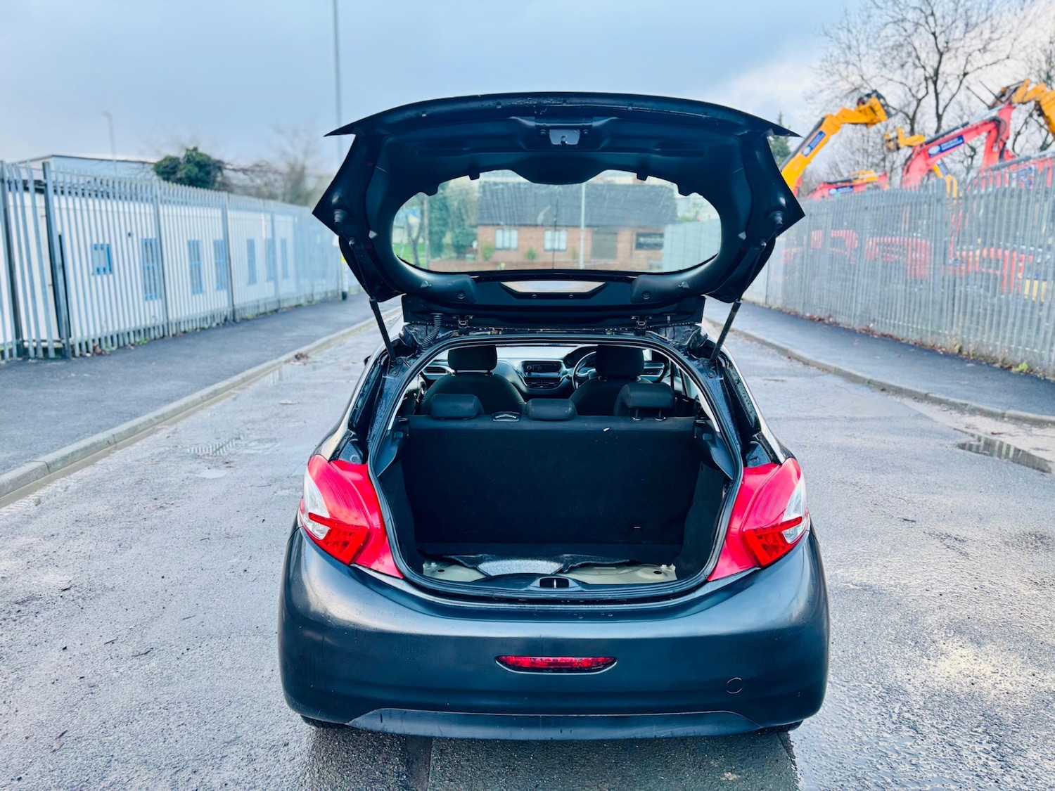 Used Peugeot 208 2014 for sale - 77125029: Photo 39