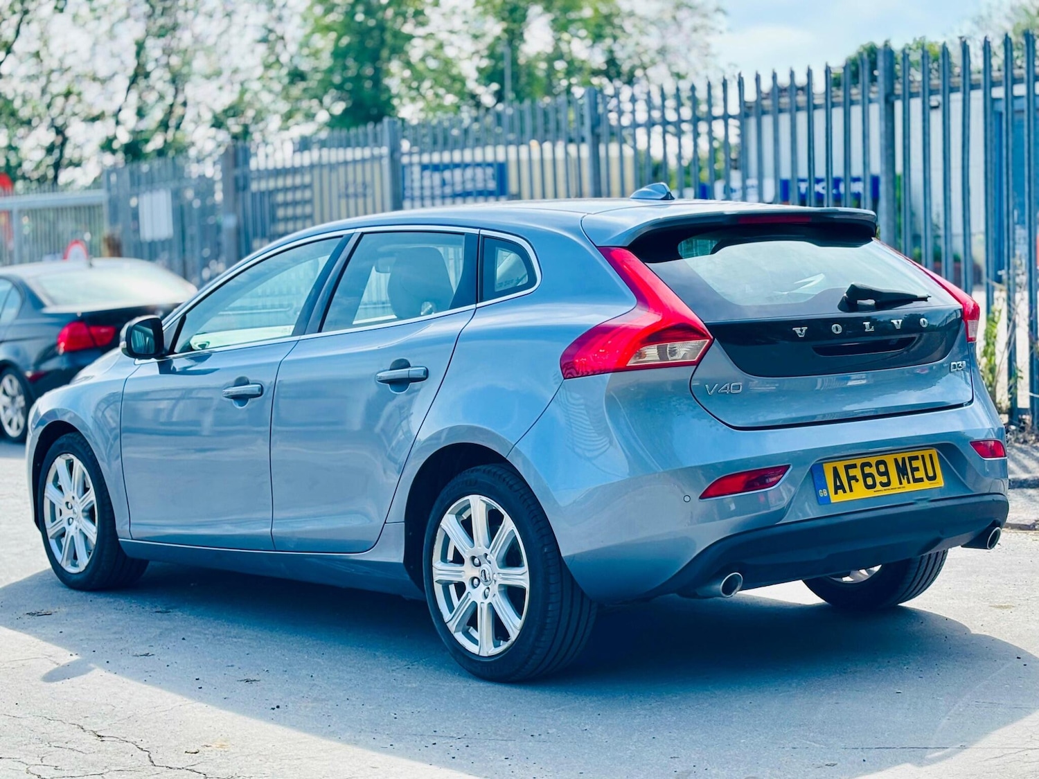 Used Volvo V40 2019 for sale - 76359871: Photo 14