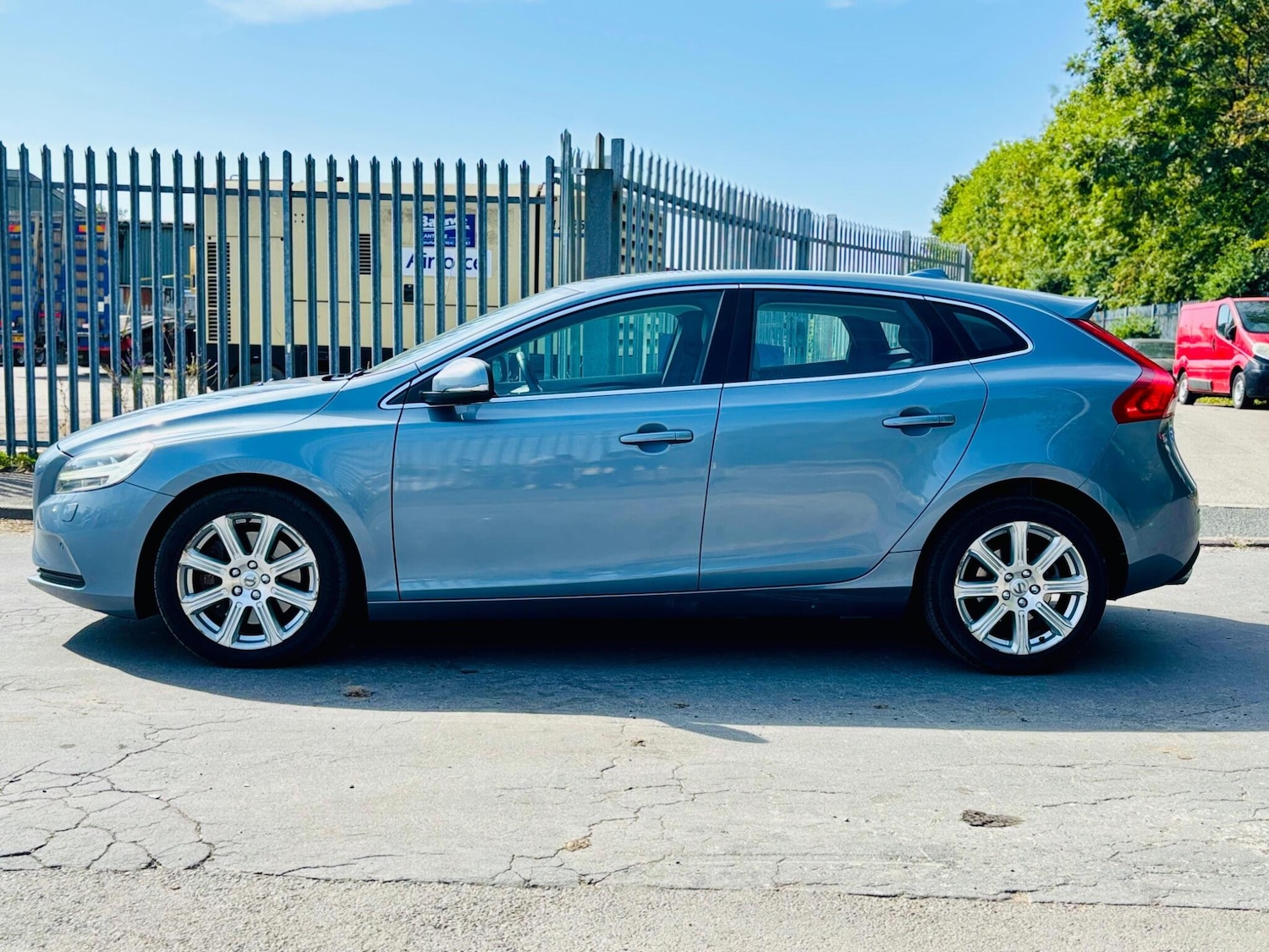 Used Volvo V40 2019 for sale - 76359871: Photo 16