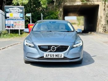 Used Volvo V40 2019 for sale - 76359871: Photo