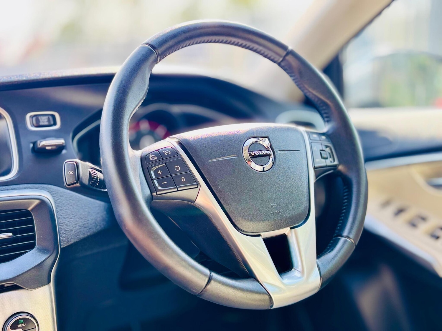 Used Volvo V40 2019 for sale - 76359871: Photo 34