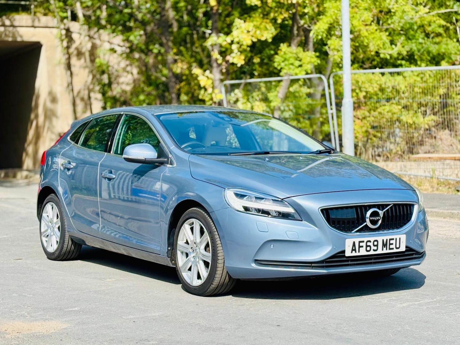 Used Volvo V40 2019 for sale - 76359871: Photo 5