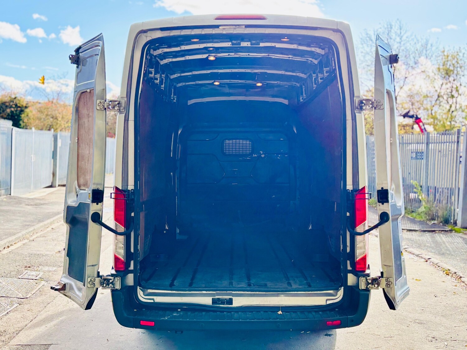 Used Ford Transit 2019 for sale - 77127702: Photo 19