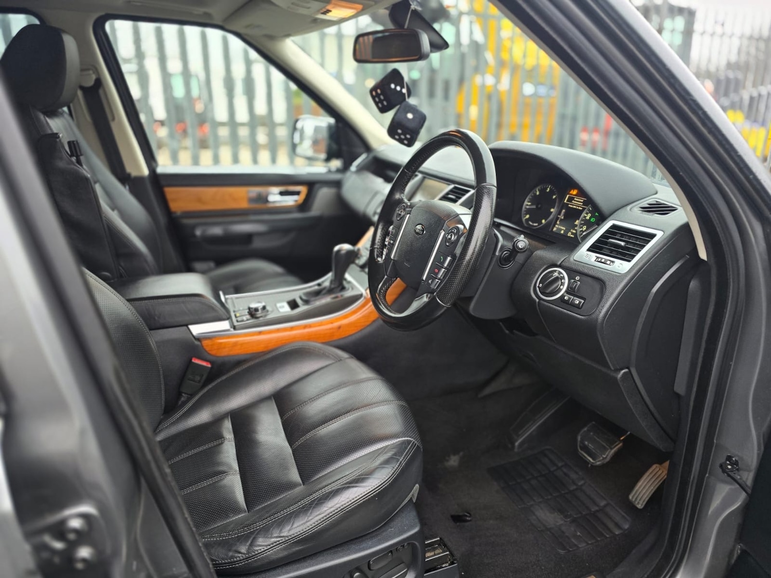 Used Land Rover Range Rover Sport 2009 for sale - 77328674: Photo 9