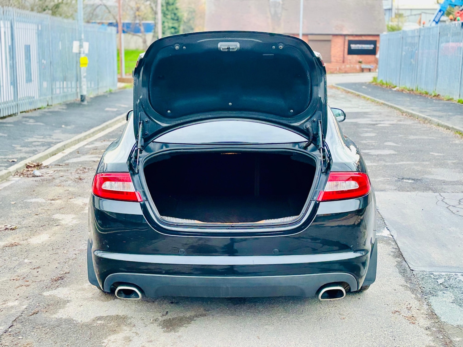 Used Jaguar XF 2010 for sale - 76613537: Photo 13