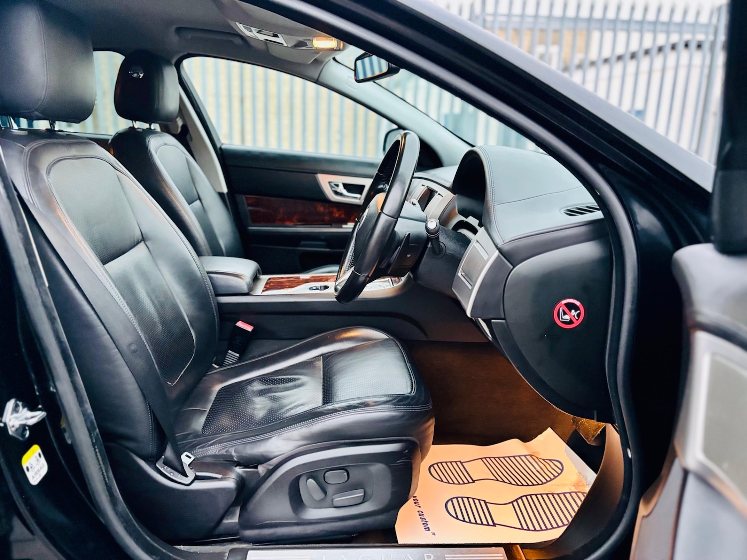 Used Jaguar XF 2010 for sale - 76613537: Photo 17