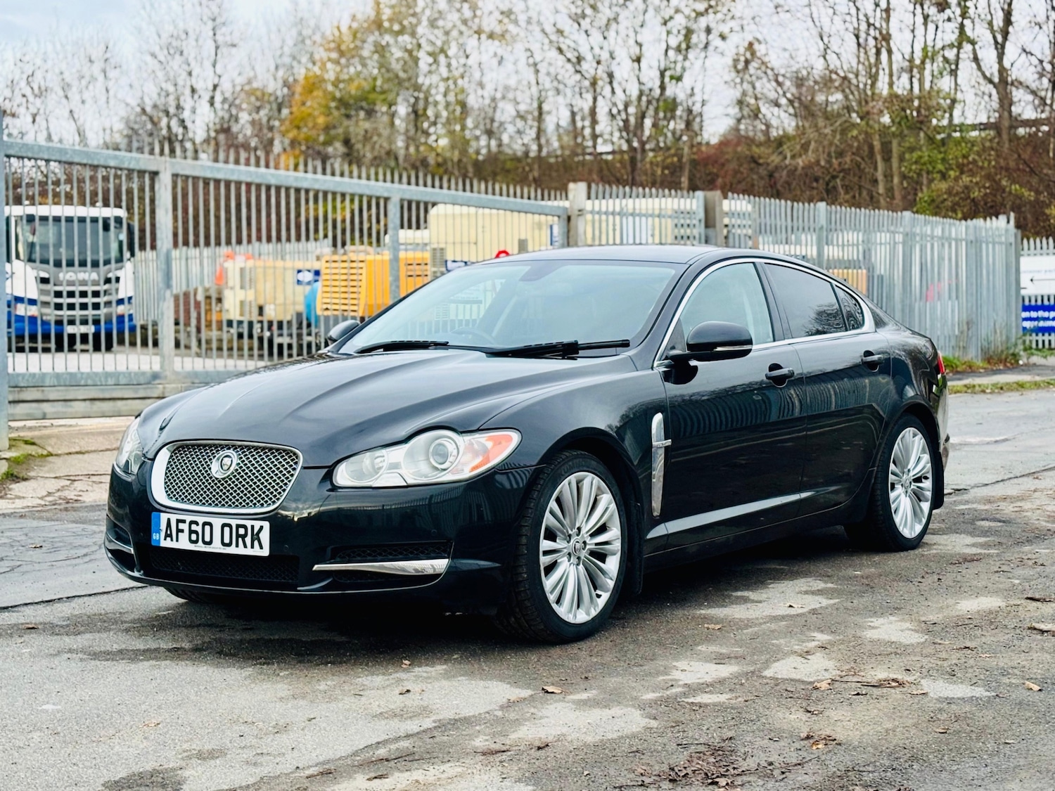 Used Jaguar XF 2010 for sale - 76613537: Photo 2