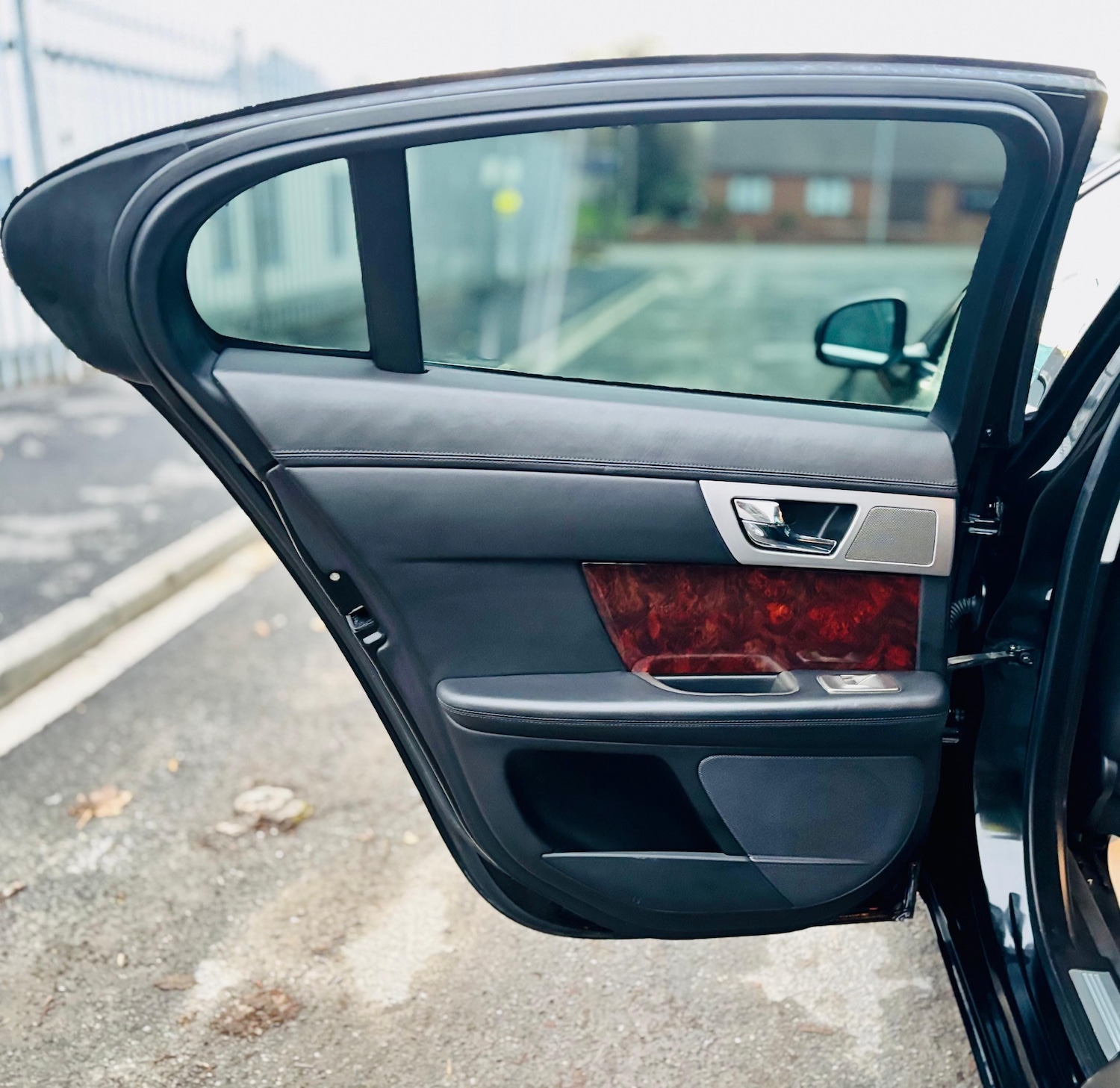 Used Jaguar XF 2010 for sale - 76613537: Photo 21