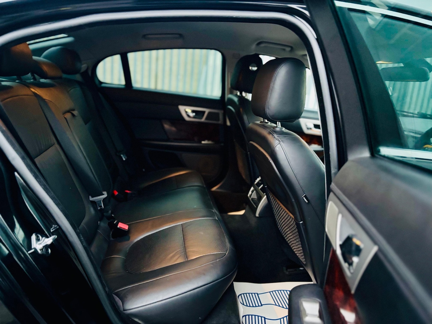 Used Jaguar XF 2010 for sale - 76613537: Photo 22