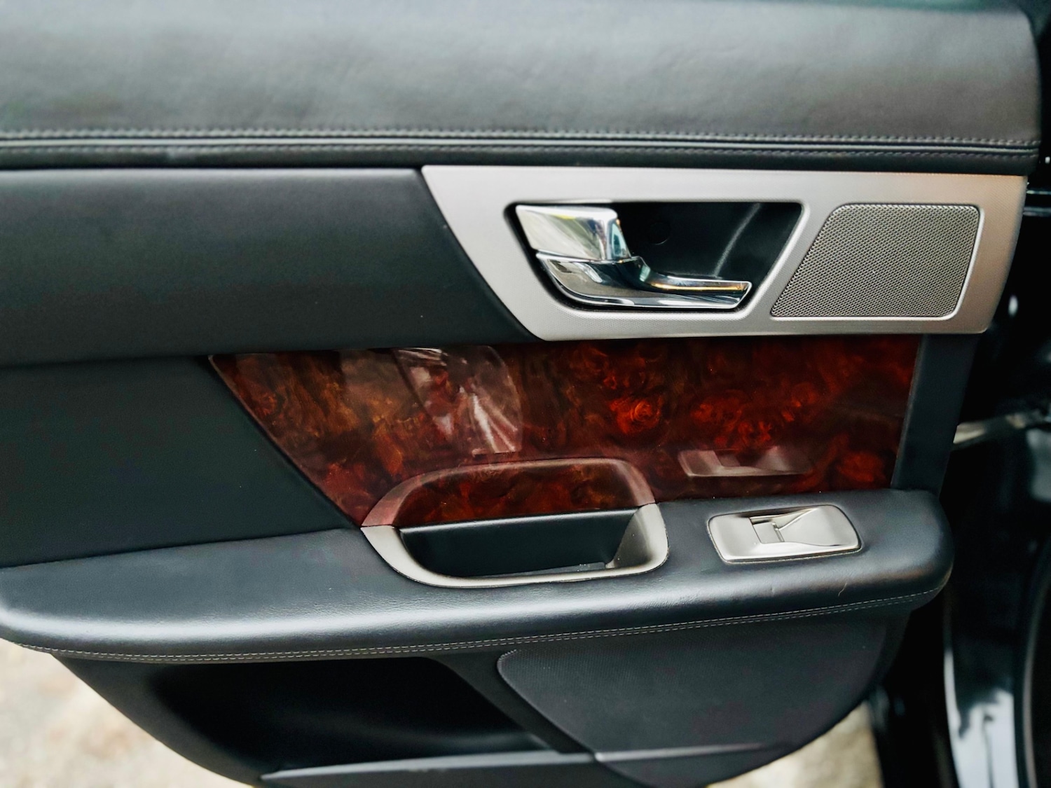 Used Jaguar XF 2010 for sale - 76613537: Photo 24