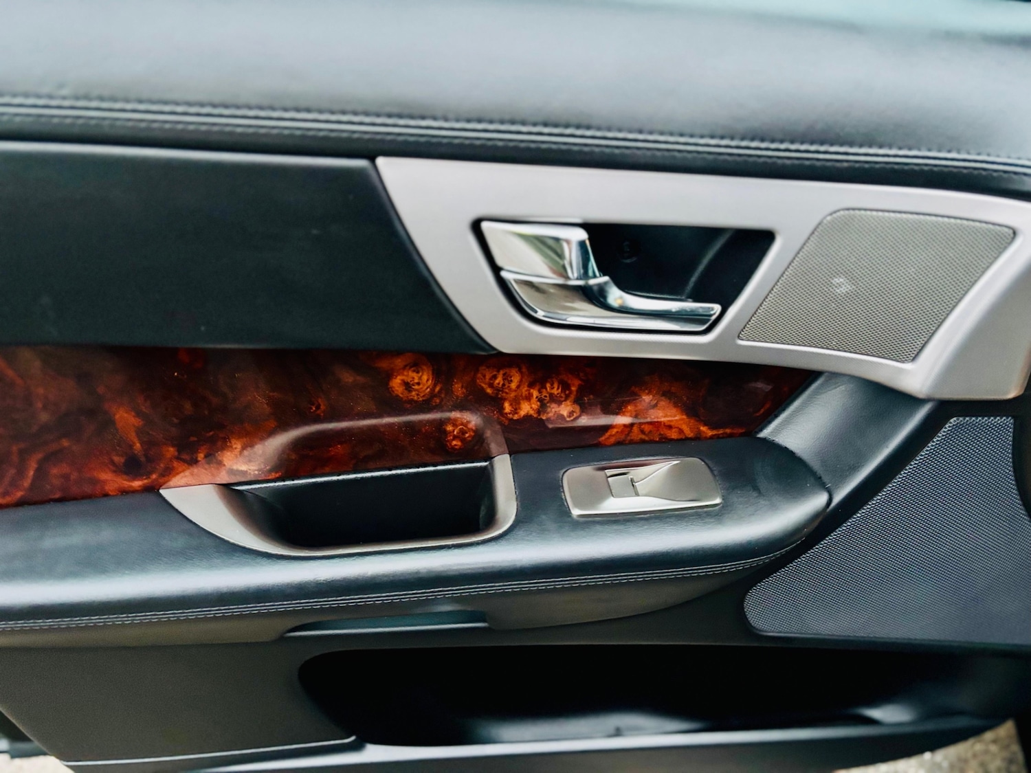 Used Jaguar XF 2010 for sale - 76613537: Photo 25