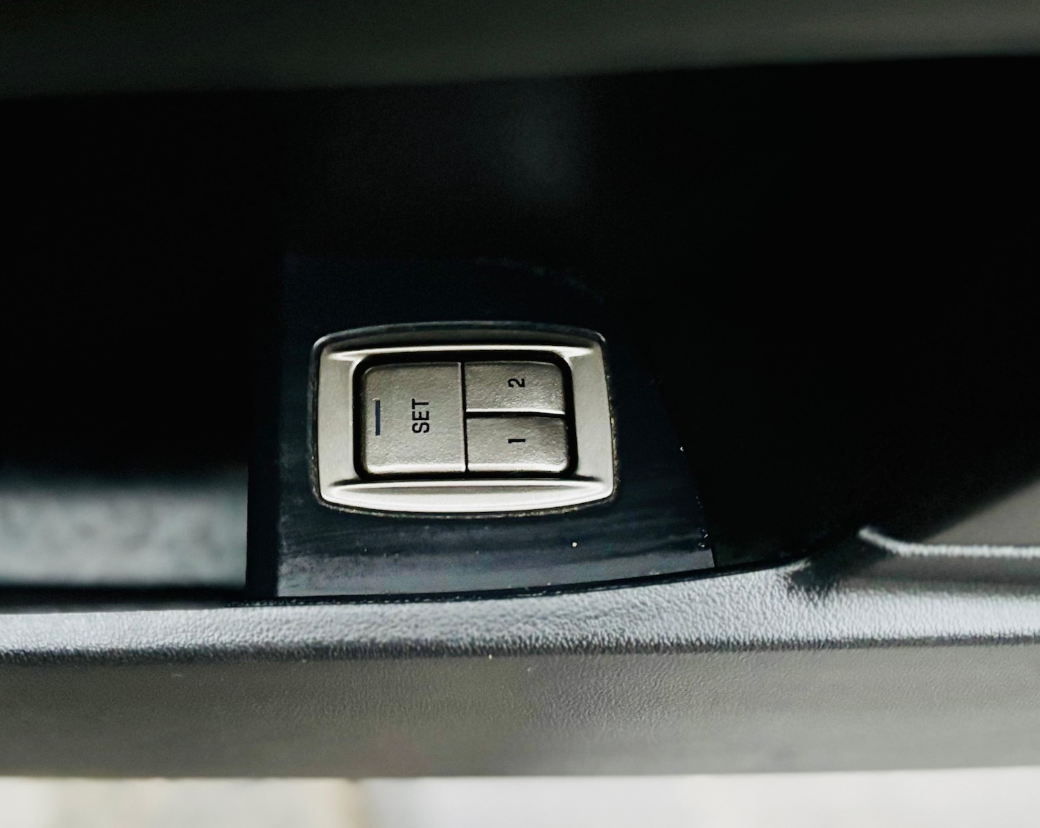 Used Jaguar XF 2010 for sale - 76613537: Photo 32