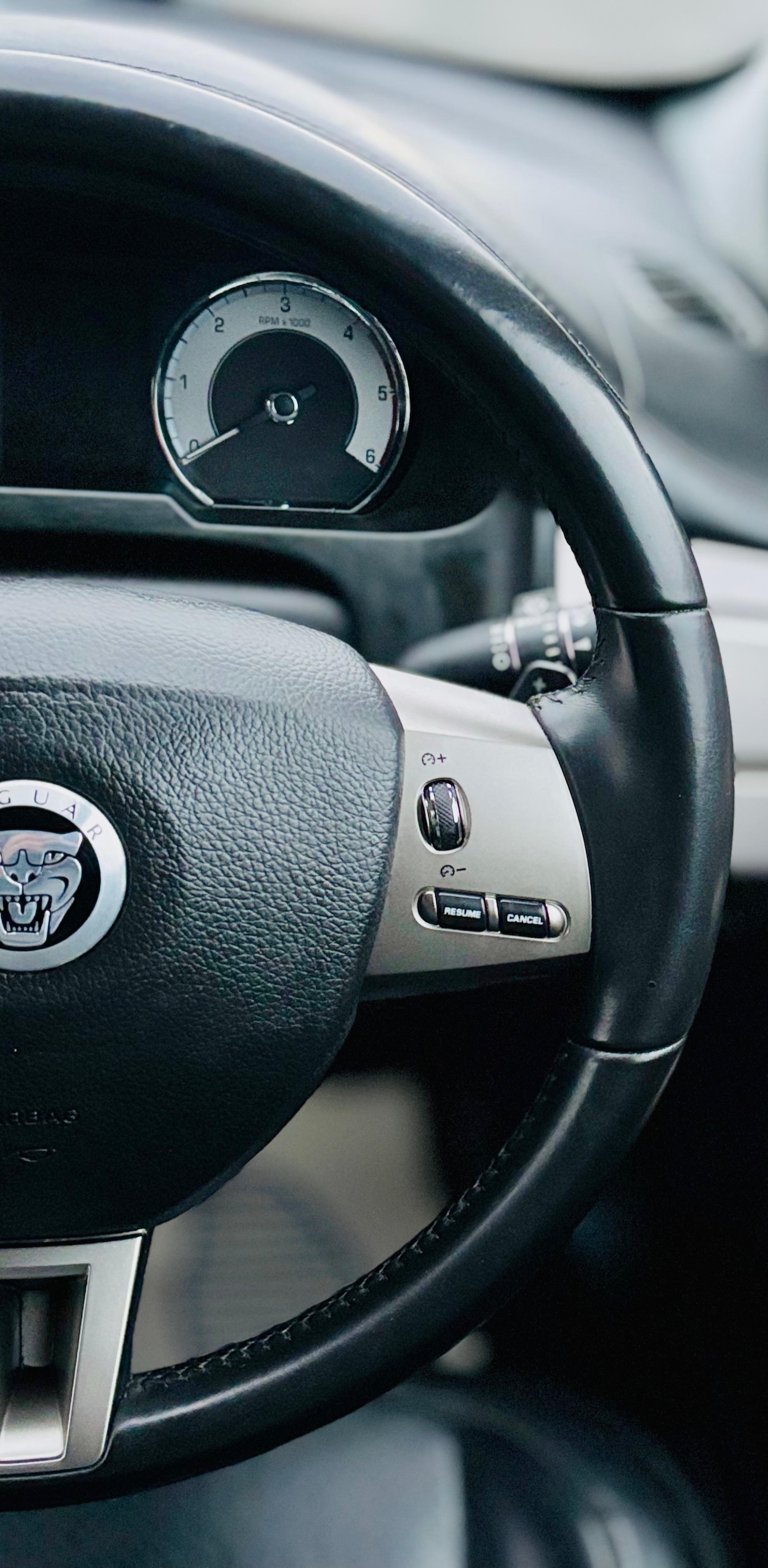 Used Jaguar XF 2010 for sale - 76613537: Photo 33