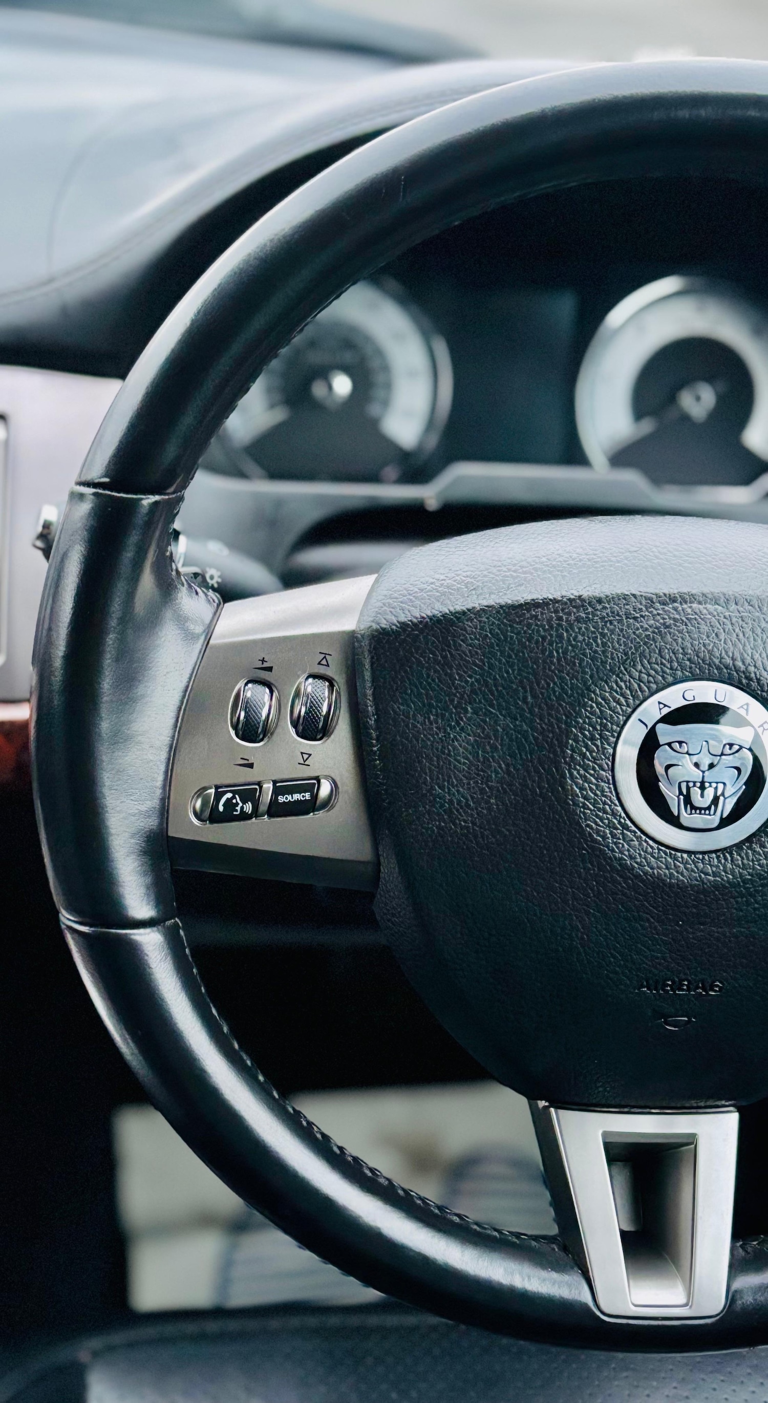 Used Jaguar XF 2010 for sale - 76613537: Photo 34