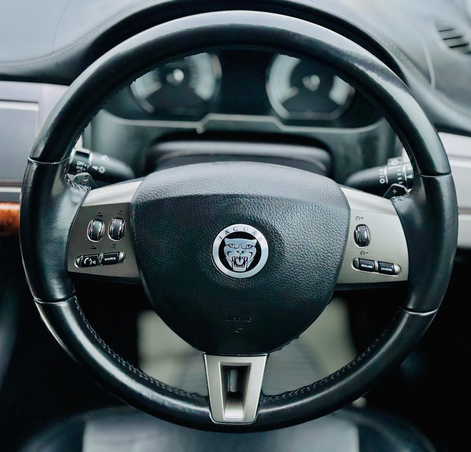 Used Jaguar XF 2010 for sale - 76613537: Photo 35