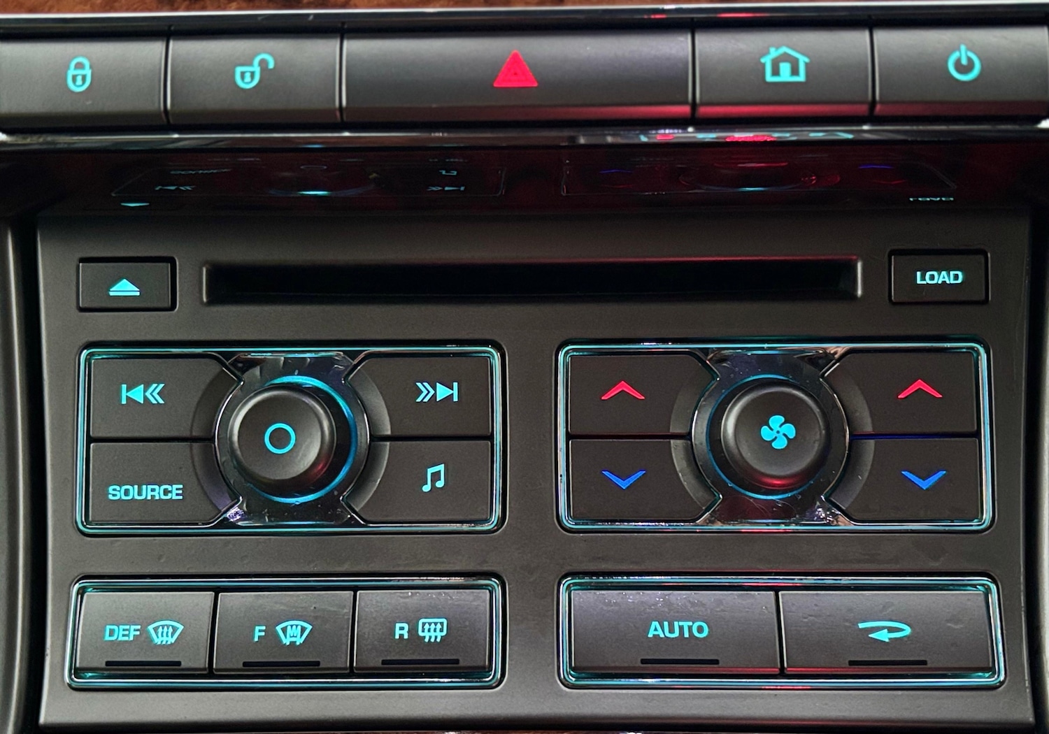 Used Jaguar XF 2010 for sale - 76613537: Photo 45