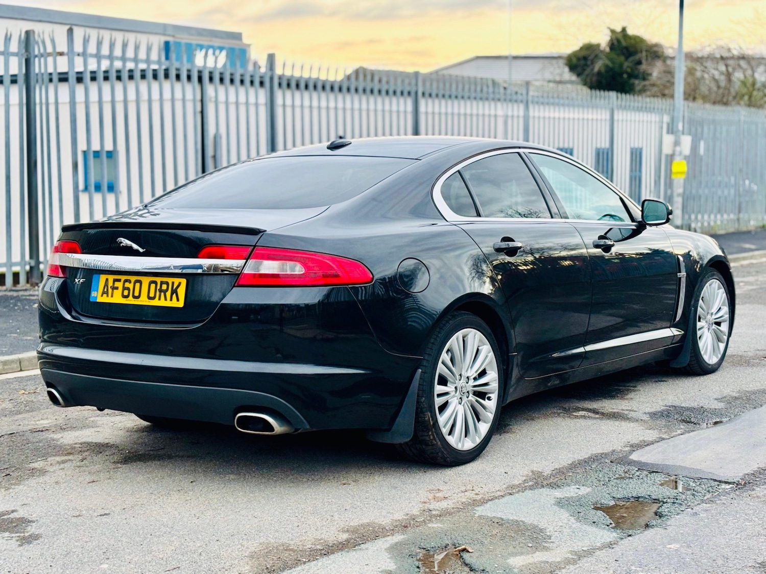 Used Jaguar XF 2010 for sale - 76613537: Photo 9