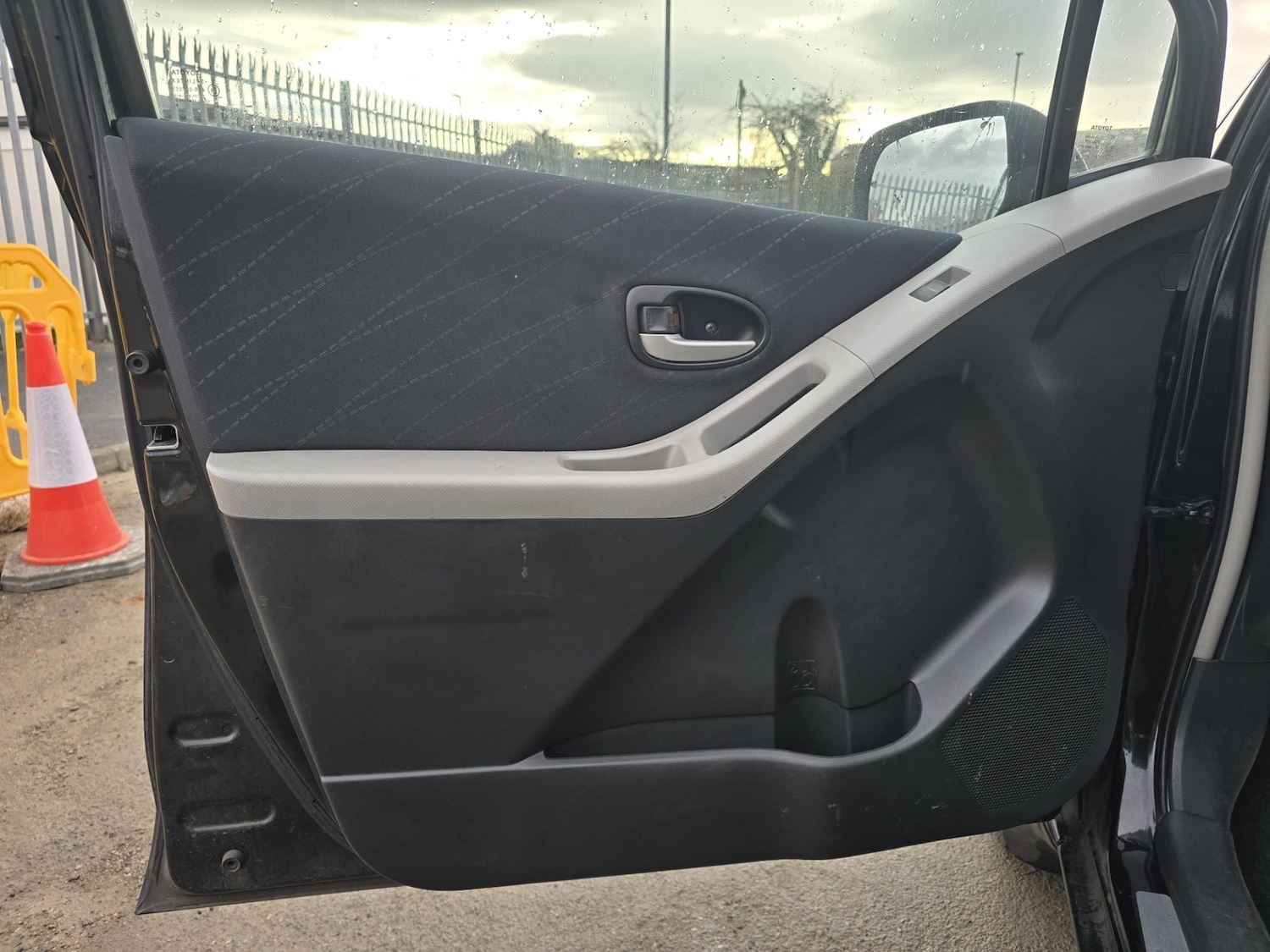 Used Toyota Yaris 2008 for sale - 76940440: Photo 27