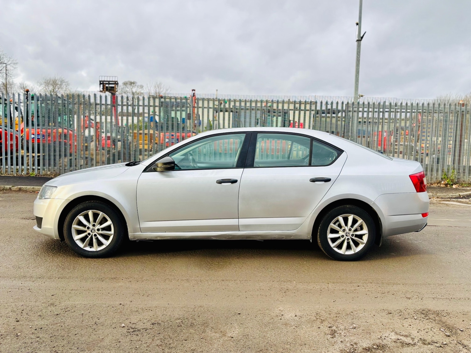 Used Skoda Octavia 2013 for sale - 76940225: Photo 3