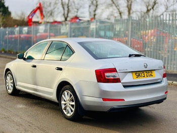 Used Skoda Octavia 2013 for sale - 76940225: Photo