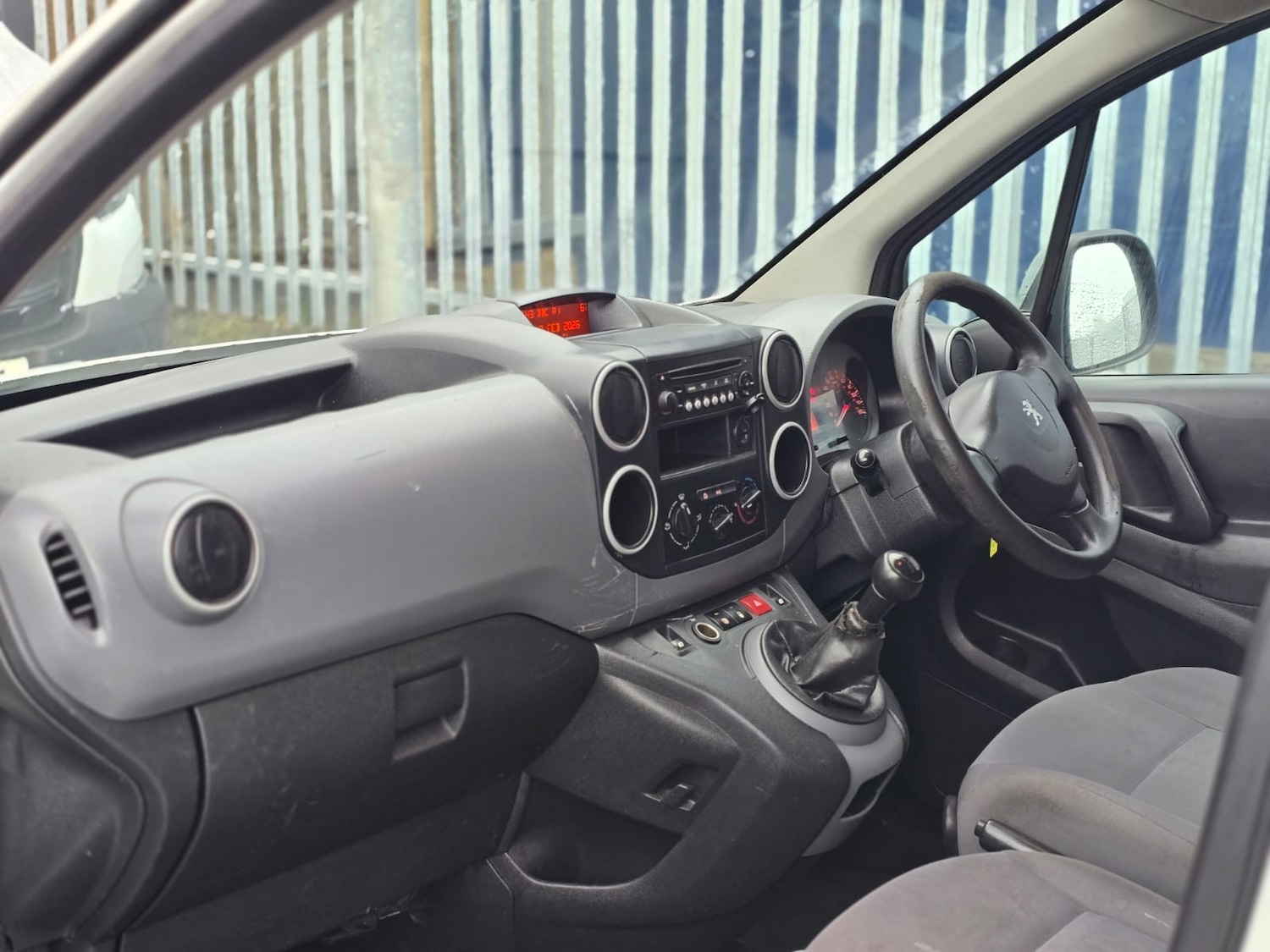 Used Peugeot Partner 2014 for sale - 77506068: Photo 21