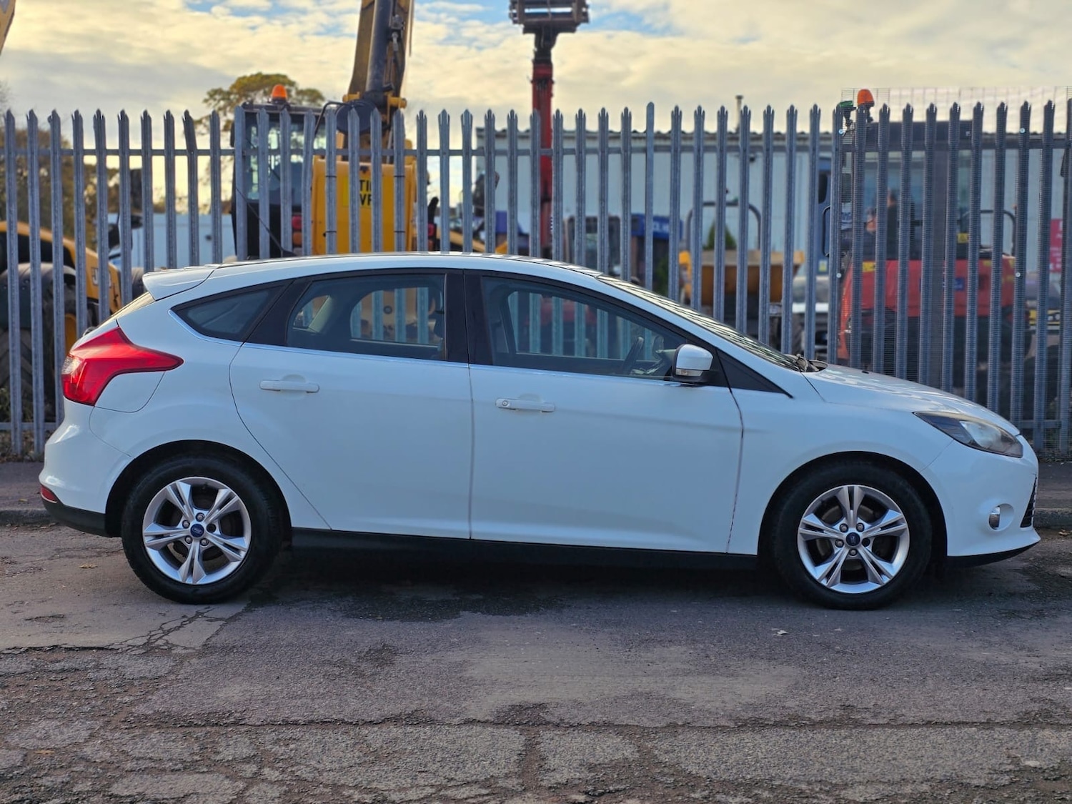 Used Ford Focus 2012 for sale - 77350445: Photo 9