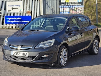 Used Vauxhall Astra 2012 for sale - 77897442: Photo
