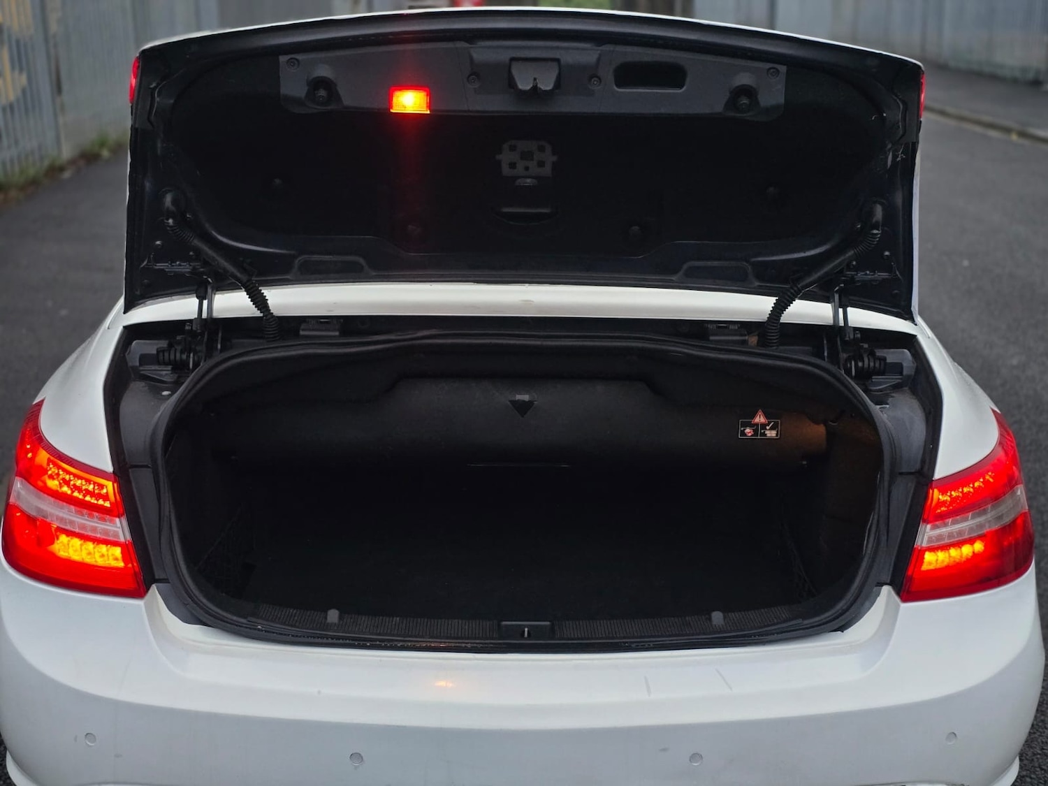 Used Mercedes-Benz E Class 2012 for sale - 77327193: Photo 27