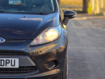 Used Ford Fiesta 2010 for sale - 76200759: Photo
