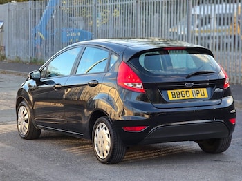 Used Ford Fiesta 2010 for sale - 76200759: Photo