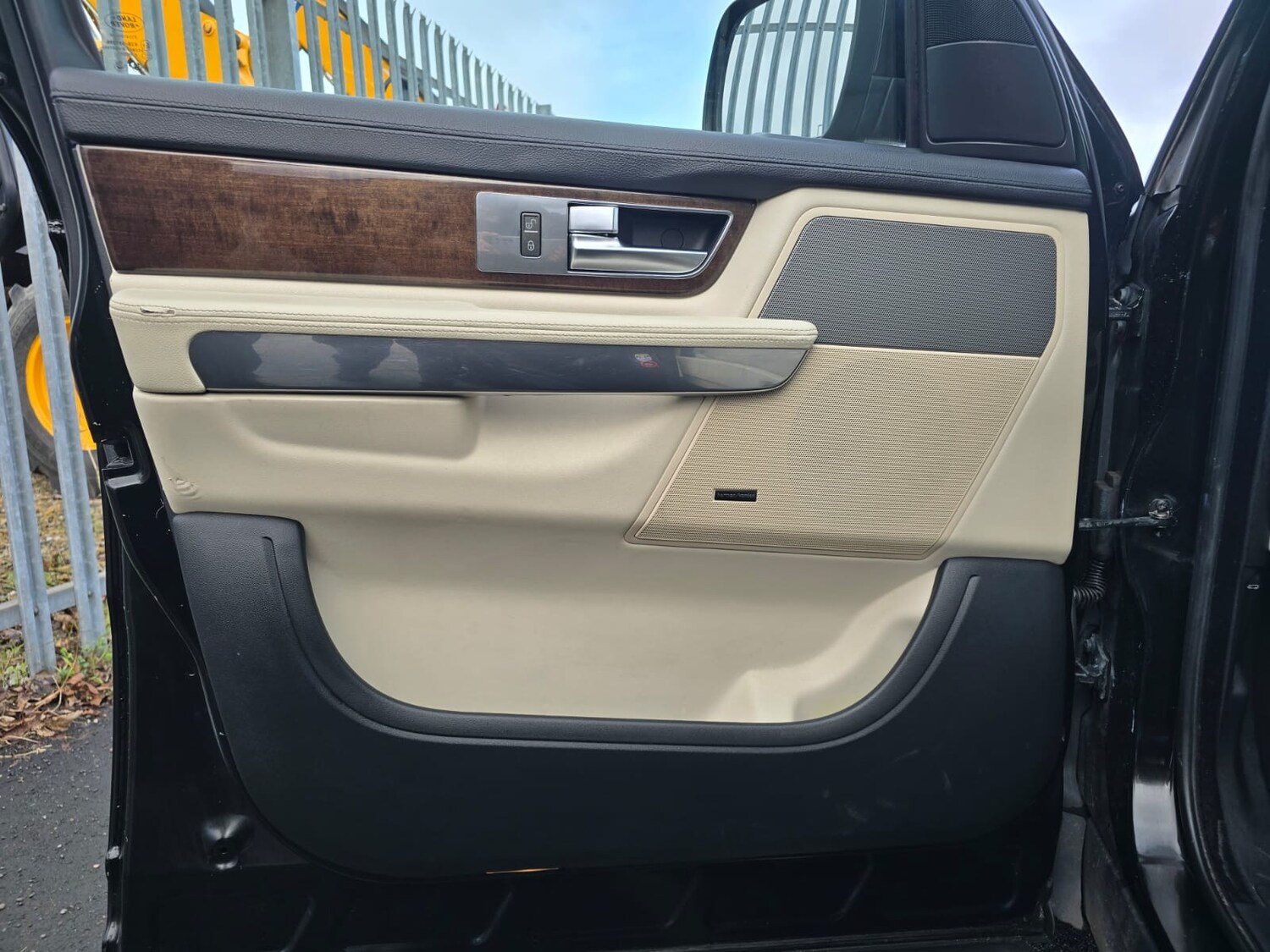 Used Land Rover Range Rover Sport 2011 for sale - 77483284: Photo 24