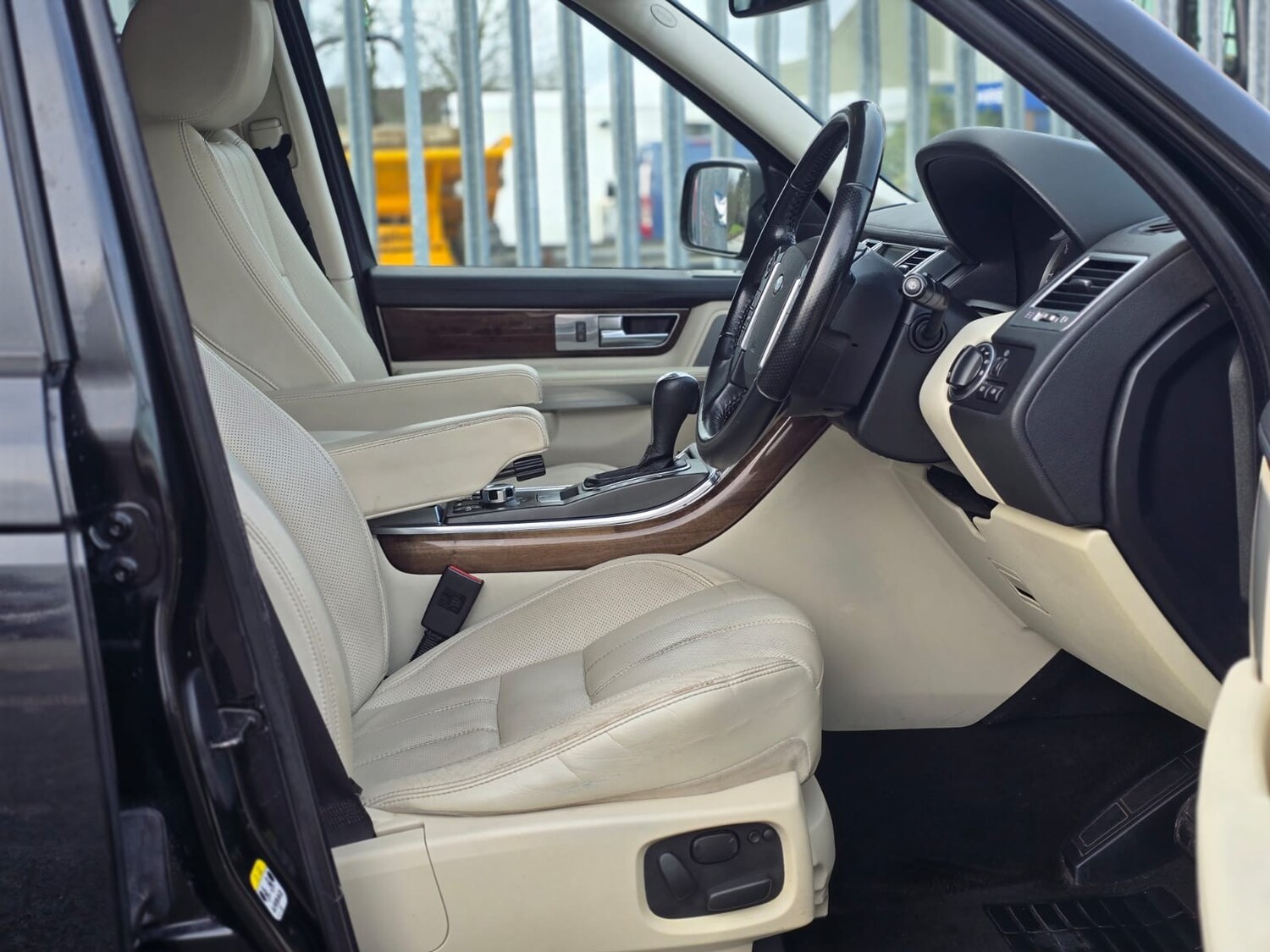 Used Land Rover Range Rover Sport 2011 for sale - 77483284: Photo 6