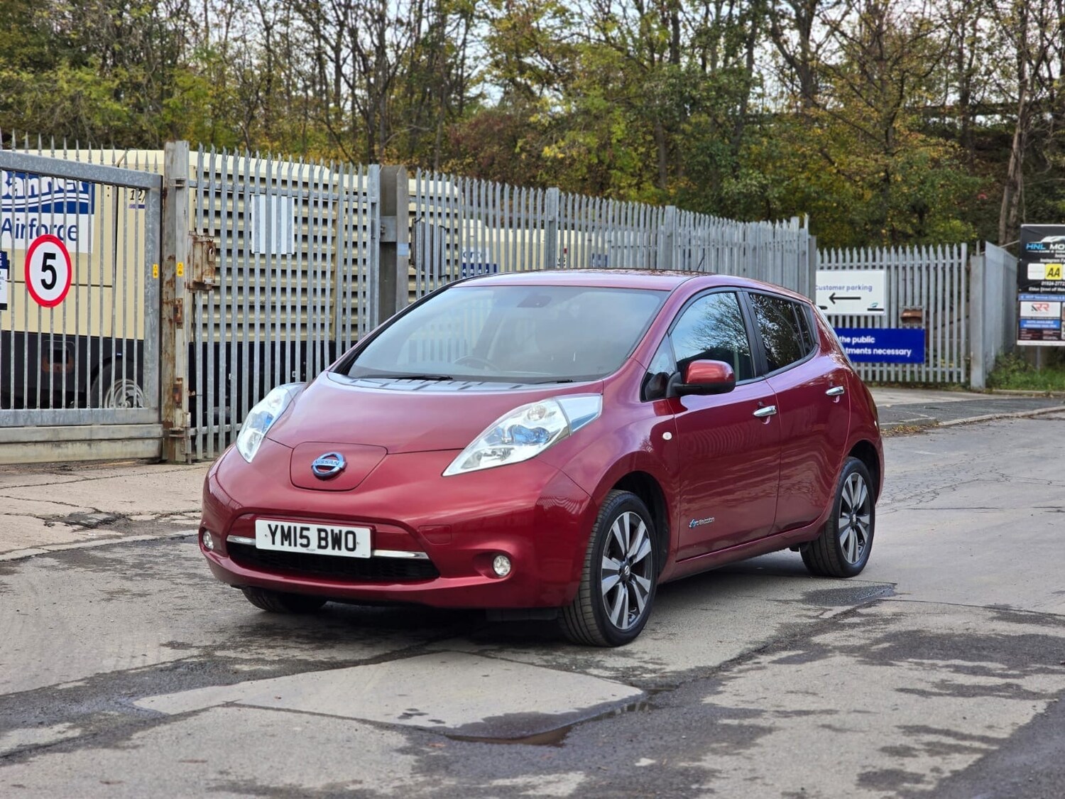 Used Nissan Leaf 2015 for sale - 77350444: Photo 4
