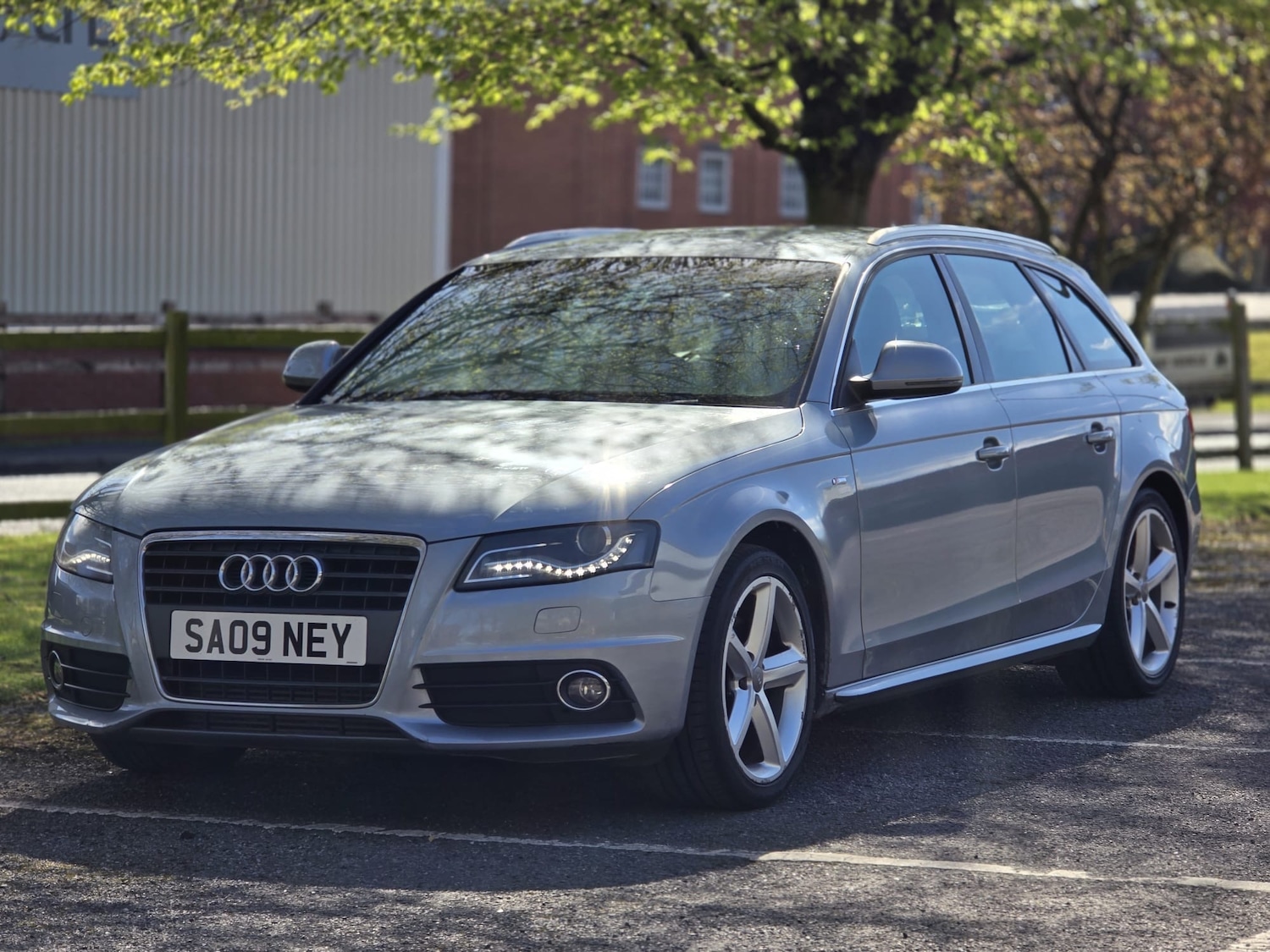 Used Audi A4 2009 for sale - 78187358: Photo 2